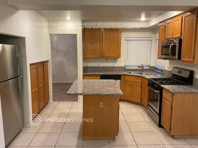 Building Photo - 8244 Bermuda Beach Dr