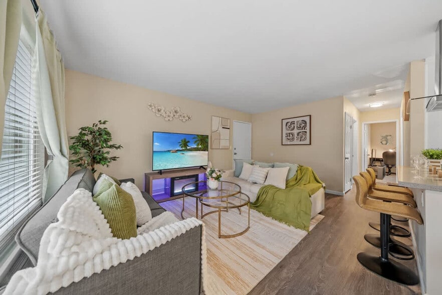 Building Photo - 9504 Carroll Canyon Rd