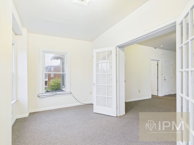 Building Photo - 595 Madison Ave