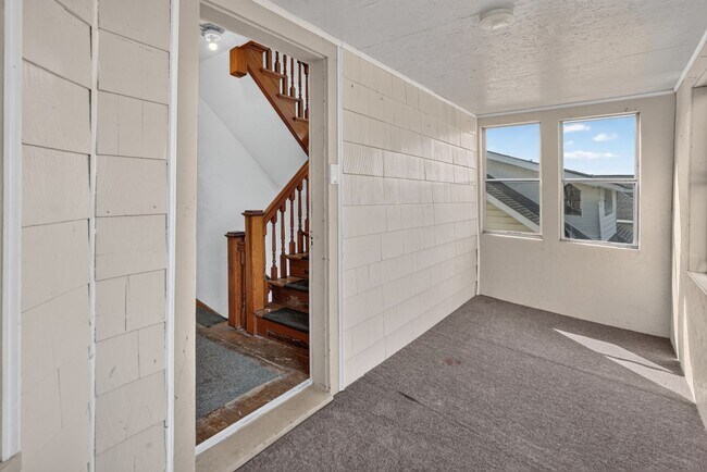 Building Photo - 1 Lapierre St