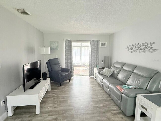 Building Photo - 3357 38th St S