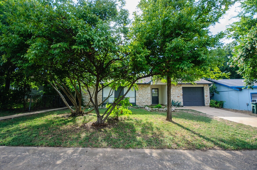 Building Photo - 6208 Glen Meadow Dr