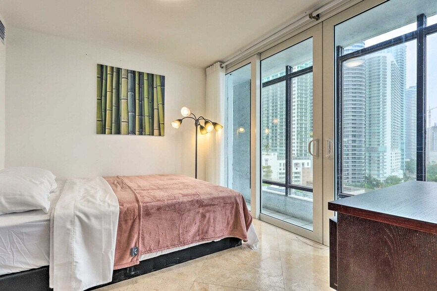 Building Photo - 1717n N Bayshore Dr