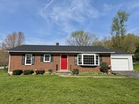 Building Photo - 704 McCullum Ave