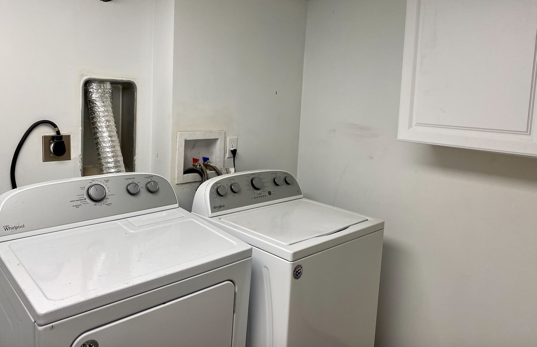 Shared free laundry - 1715 Locust St