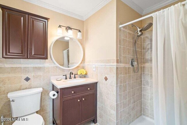 Building Photo - 19 Elm St