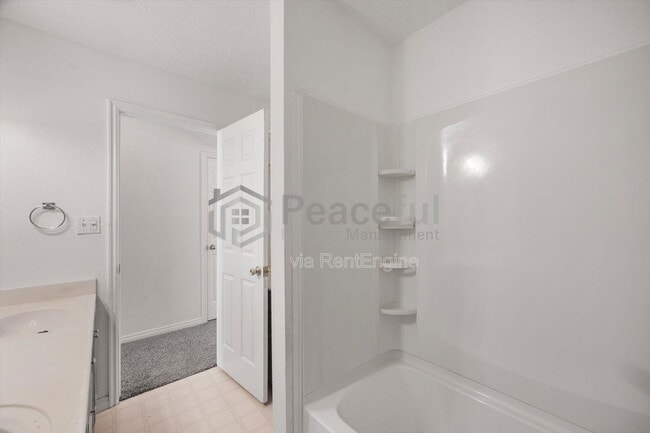 Building Photo - 988 S 810 E