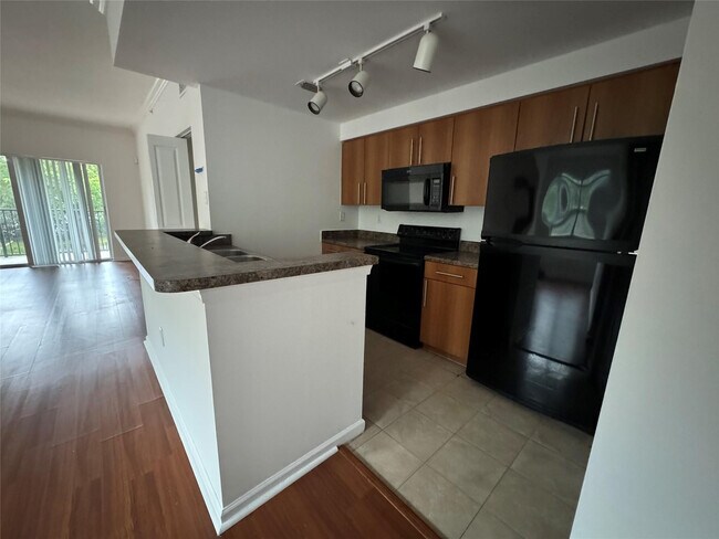 Building Photo - 5800 W Sample Rd