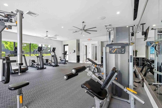 Building Photo - 14800 Cumberland Dr