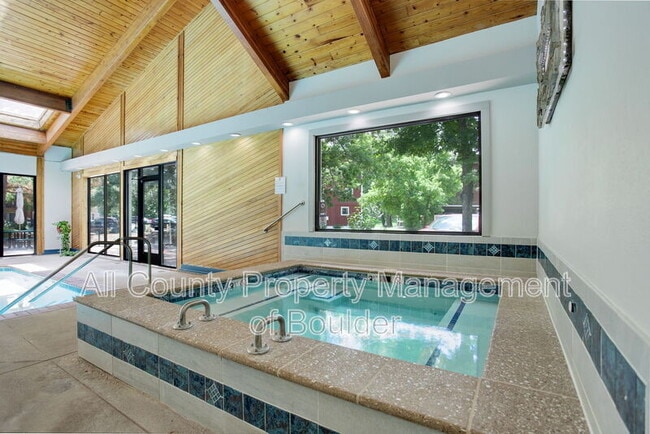 Building Photo - 2865 Sundown Ln