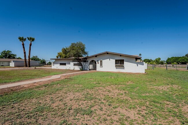 Building Photo - 834 N Constellation Way