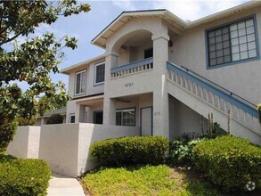 Building Photo - Spacious Townhome in Santee!