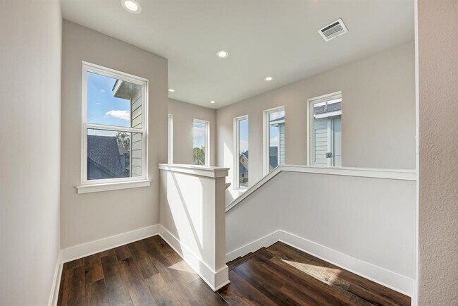 Building Photo - 7710 Watson St