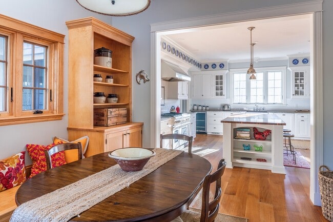 Building Photo - 9 Rockcraft