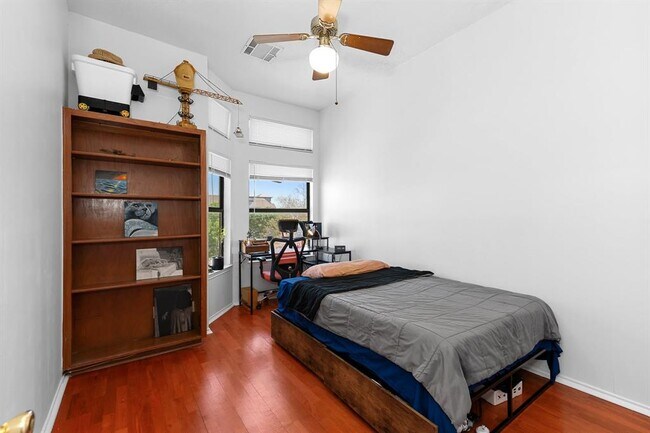 Building Photo - 2802 Nueces St