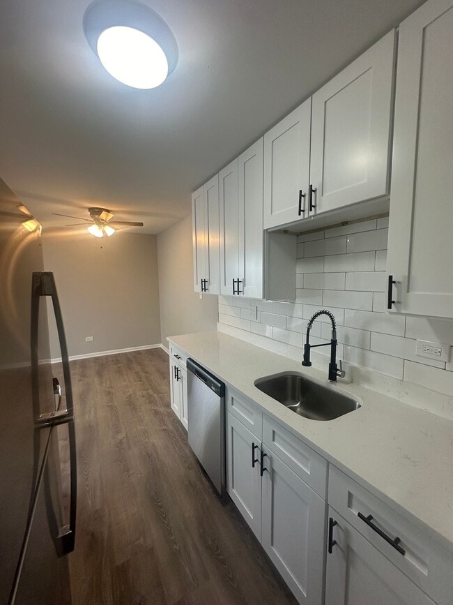 Building Photo - 121 W 63rd St