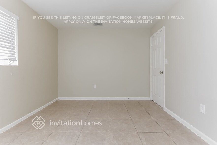 Building Photo - 5807 Mango Rd