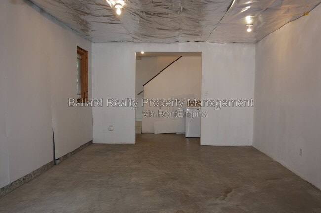 Building Photo - 6235 22nd Ave NE