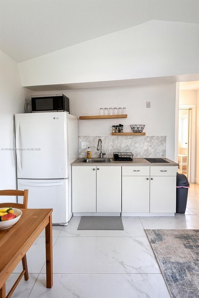 Building Photo - 1615 NE 108th St