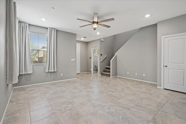 Building Photo - Fabulous Home!