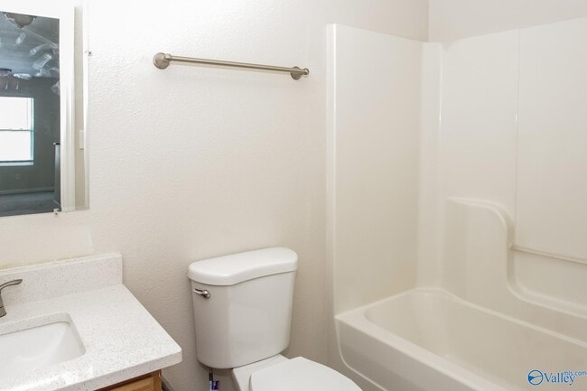 Building Photo - 129 Elmhurst Dr