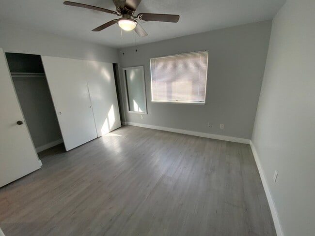 Building Photo - Fourplex. Unit for Rent