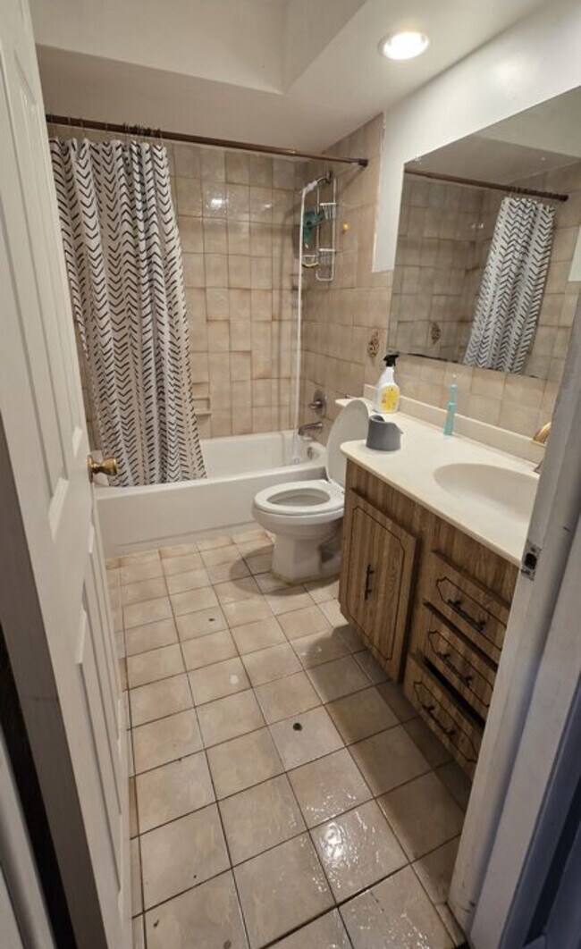 Building Photo - 29543 Eiffel Ave