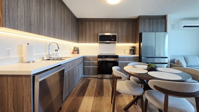 Building Photo - 1500 Rycroft St