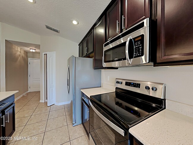 Building Photo - 1865 Woodland Glen Road