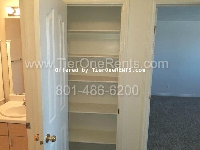 Building Photo - NO DEPOSIT option available for qualified renters!