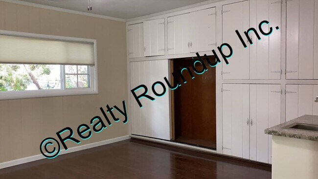 Building Photo - Beautiful Lincoln Village Home