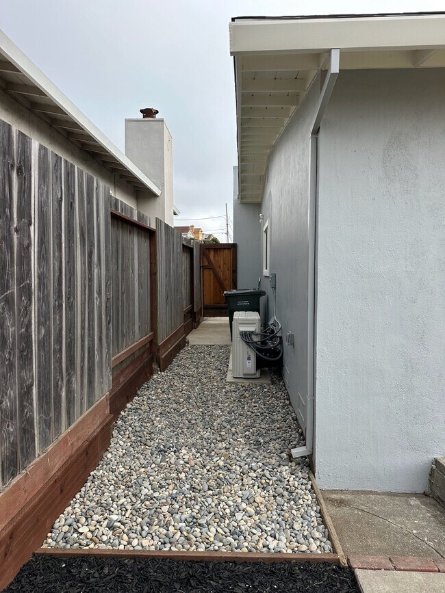 Building Photo - 401 Dolores Wy