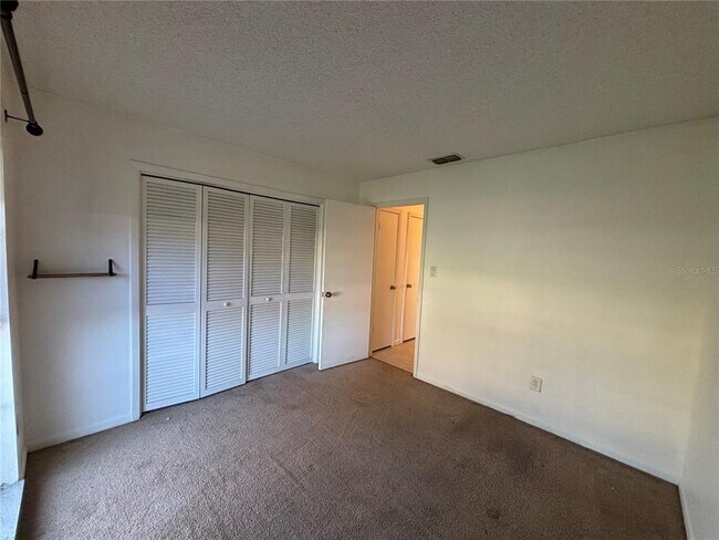 Building Photo - 1761 Lakeview Village Dr