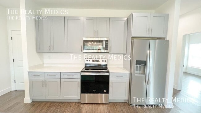 Building Photo - 905 Toluca St SE