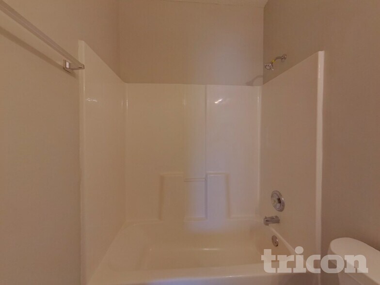 Building Photo - 10481 Sand Ct