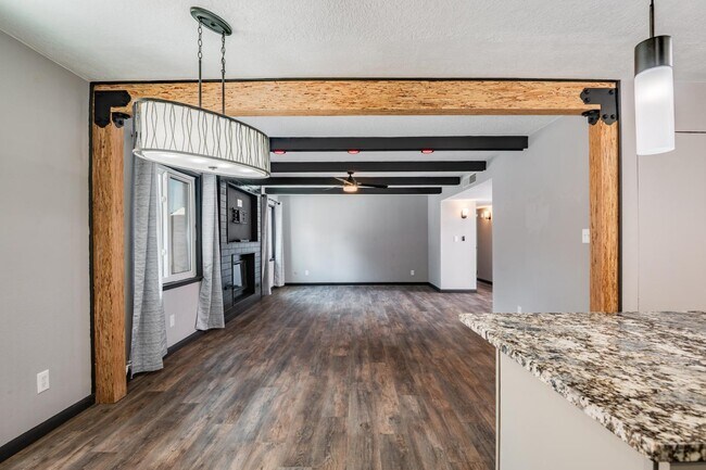 Building Photo - 1600 Cullen Ln NE