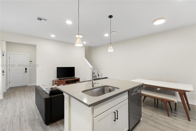 Building Photo - 2917 Olivia Ave