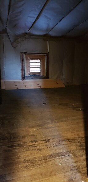 Building Photo - 28 Foch St