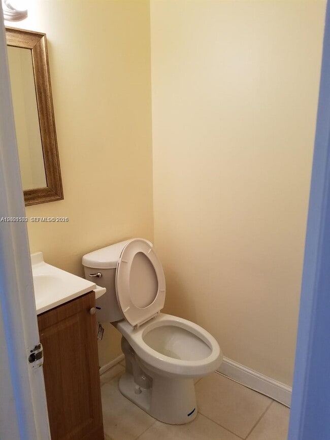 Building Photo - 2750 N 34th Ave