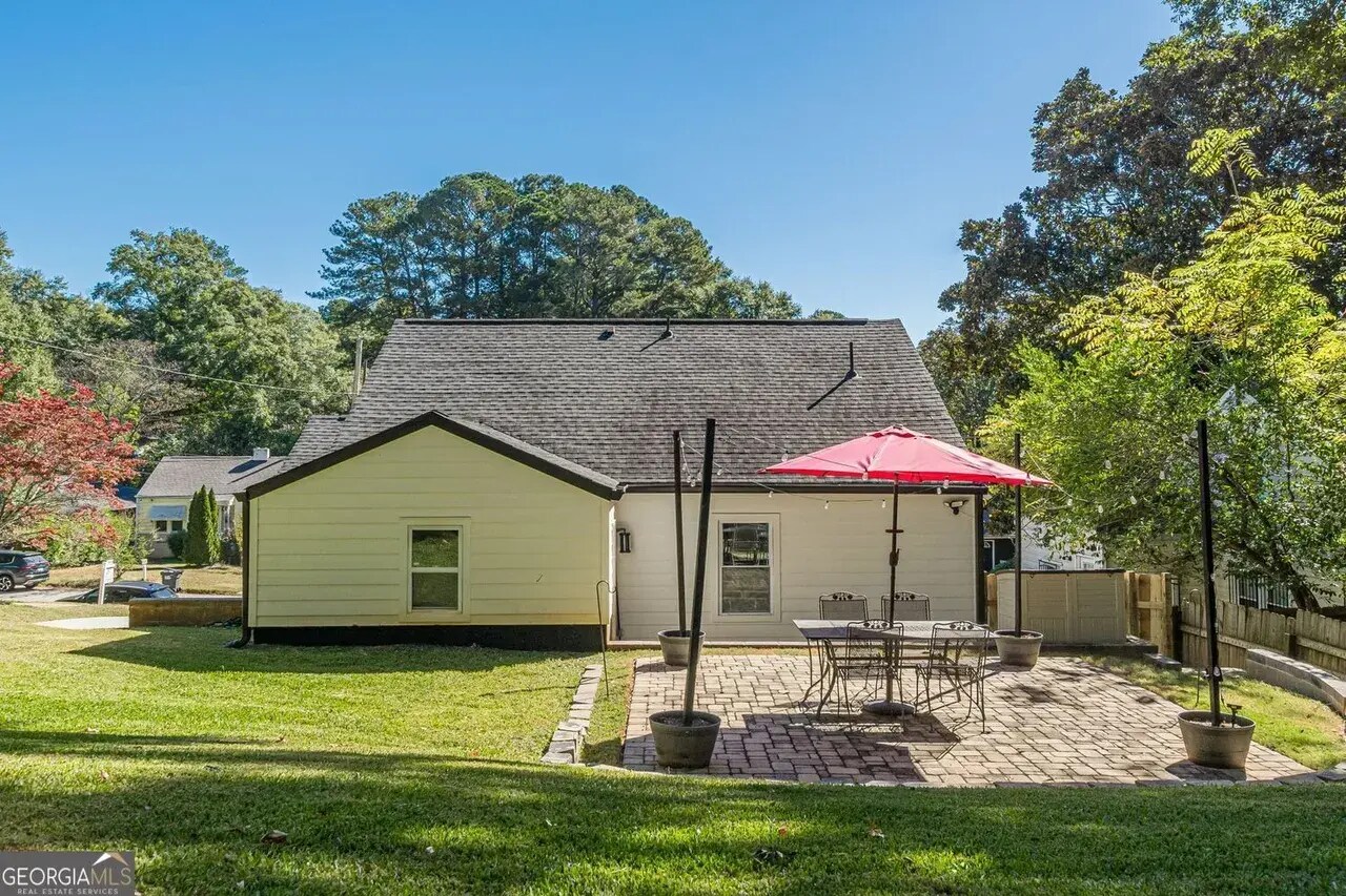 Building Photo - 2657 Blount St