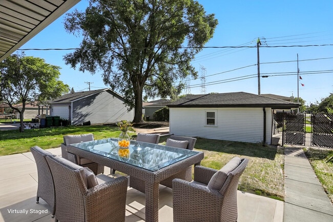 Building Photo - 8053 Newland Ave