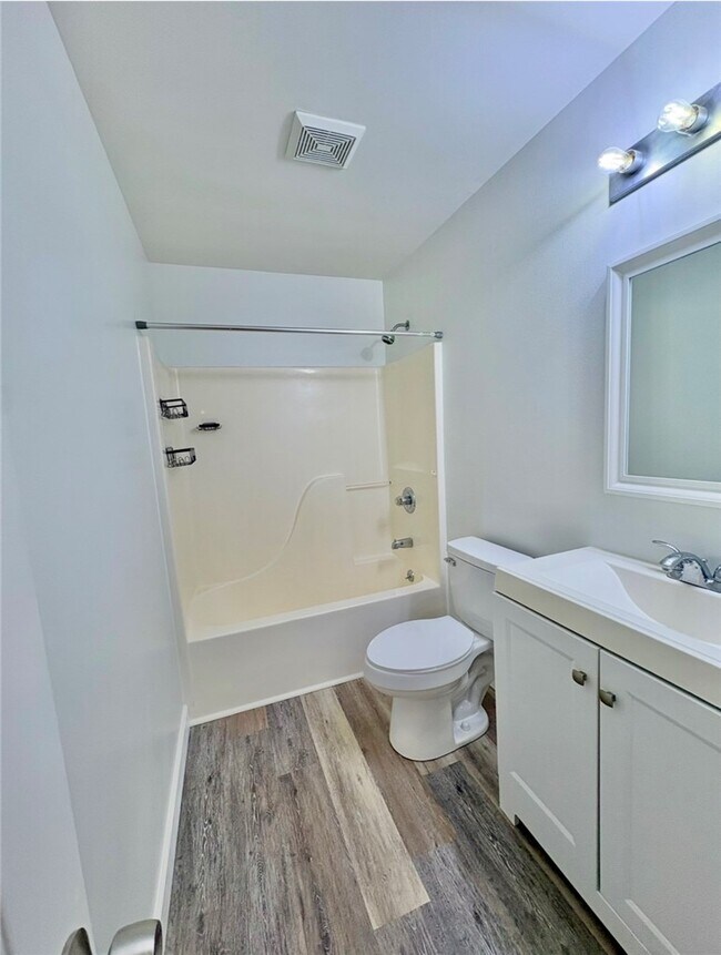 Building Photo - 1101 Ravenswood Dr