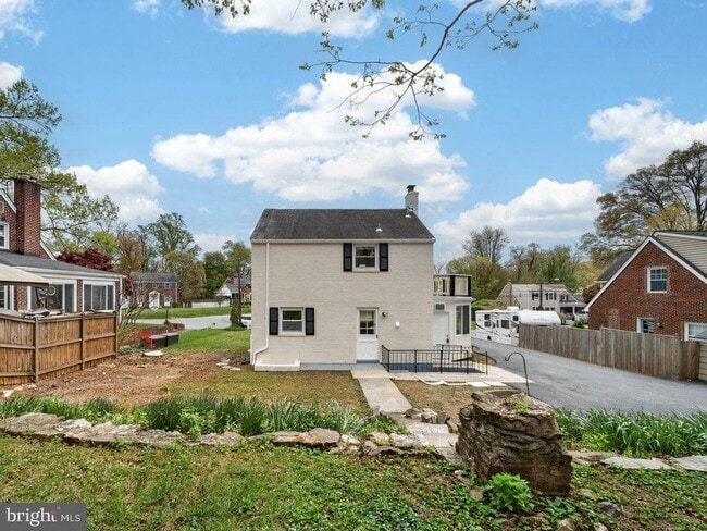 Building Photo - 10506 Lorain Ave