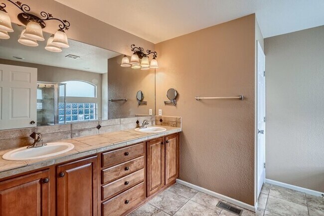 Building Photo - 1747 Candleglow Street