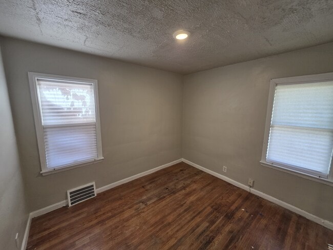 Building Photo - 20101 Biltmore St