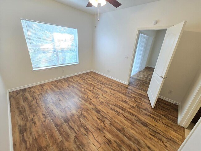 Building Photo - 6000-5 Shepherd Mountain Cove