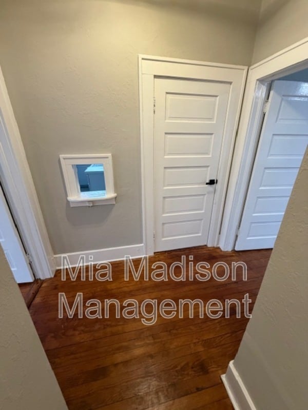 Building Photo - 801 E 39th St