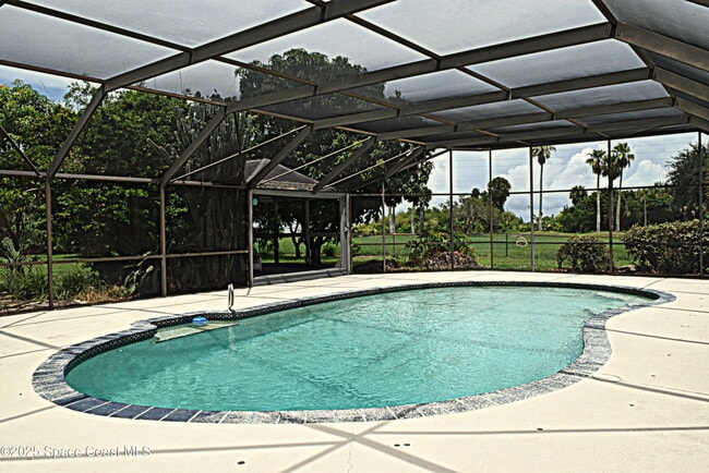 Primary Photo - 285 Utopia Cir
