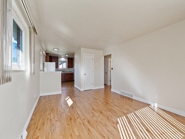 Building Photo - Charming 2-Bed, 1-Bath Duplex in Greeley, CO!