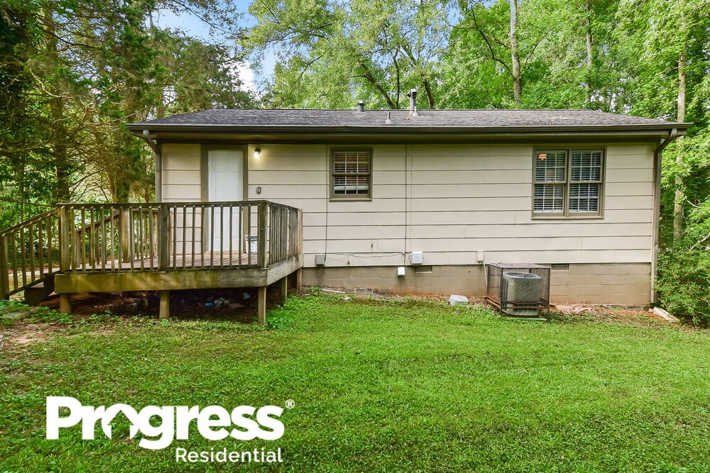 Building Photo - 900 Orris Ln